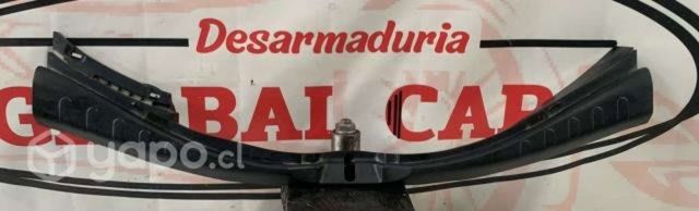 Moldura cubre Chapa de portalon RAV 4 2.0 2014