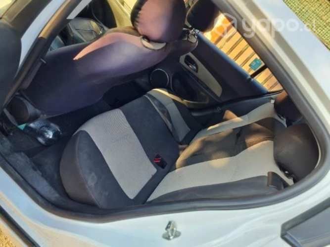 Chevrolet cruze II hb ls 1.8