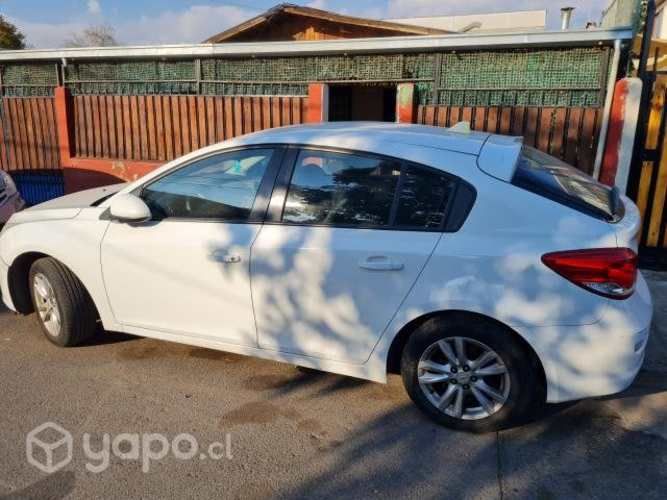 Chevrolet cruze II hb ls 1.8