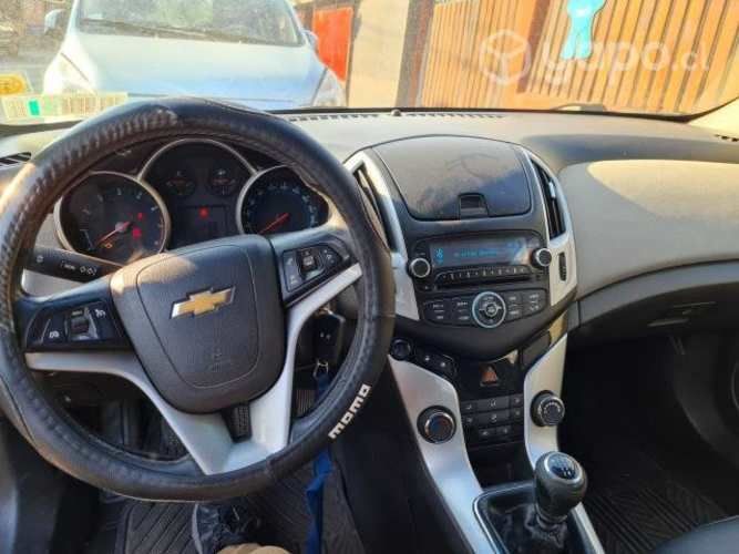 Chevrolet cruze II hb ls 1.8