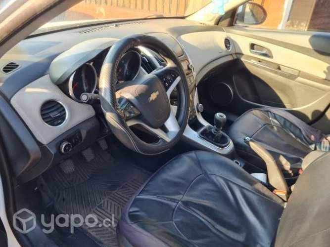Chevrolet cruze II hb ls 1.8