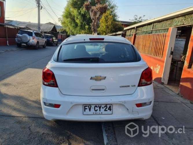 Chevrolet cruze II hb ls 1.8