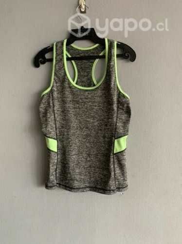 Polera/deportiva en talla estándar (S)