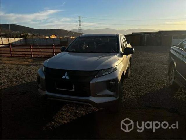 Mitsubishi l200/ 2021