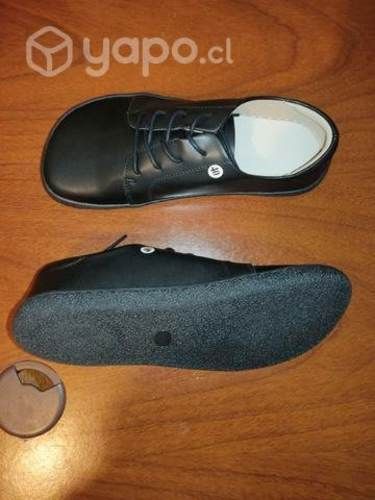 Zapatos formales minimalistas