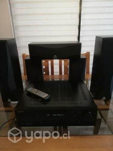 Receiver y parlantes Onkyo