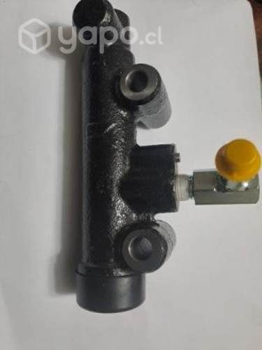 Bomba de embrague Isuzu FTR 1421