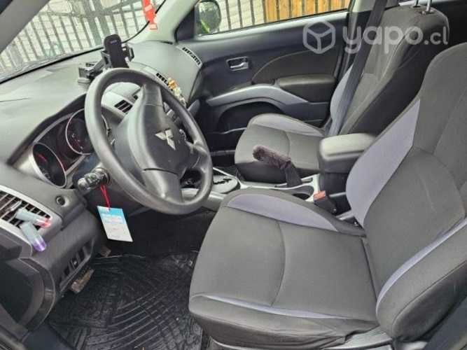 Mitsubishi outlander 2010