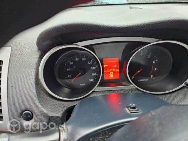 Mitsubishi outlander 2010