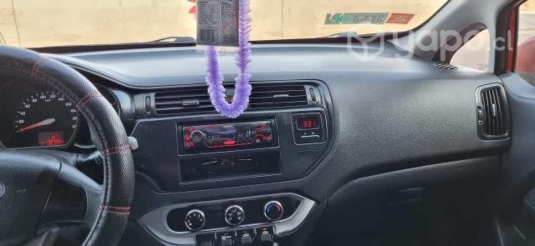 Vendo kia rio 5 2013