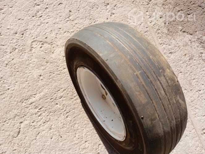 Ruedas macizas de goma