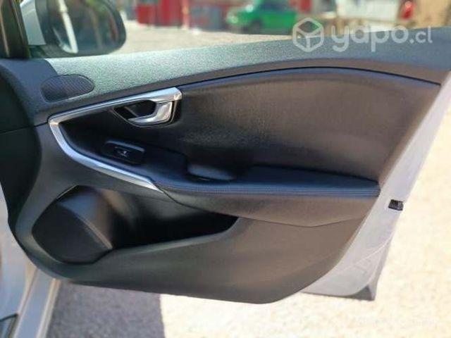 Volvo V40 2.0 D2 RDesing 2017