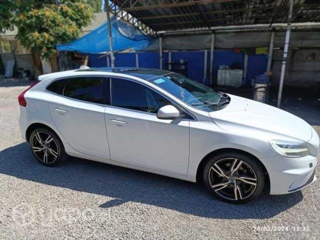 Volvo V40 2.0 D2 RDesing 2017
