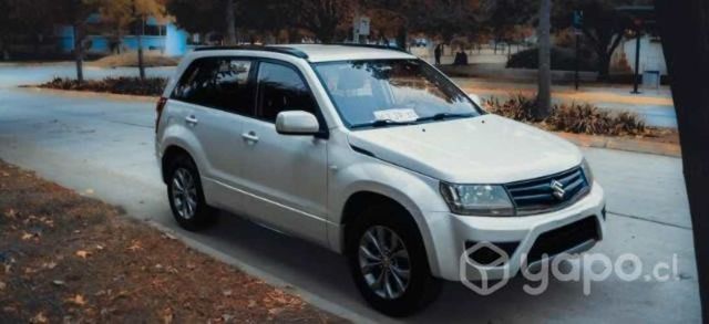 2015 Suzuki Grand Nomade GLX sport (CONVERSABLE)