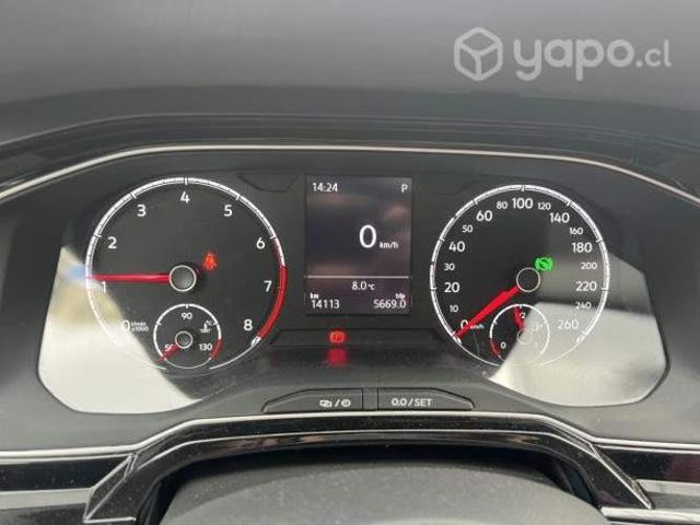 VOLKSWAGEN POLO, año 2021