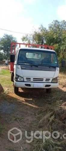 Se vende camión Chevrolet npr año 2006