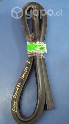 Goma contorno vidrio pta tras izq Ford Ranger Arg