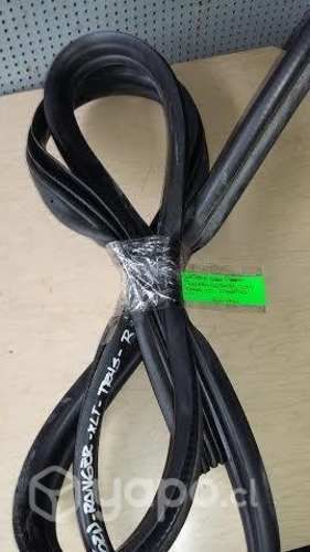Goma contorno puerta tras der Ford Ranger Arg 2.3