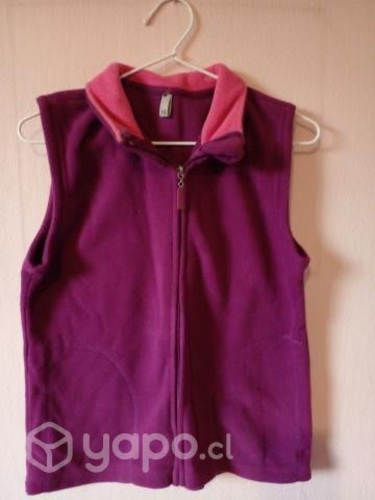 Chaleco polar morado para niña
