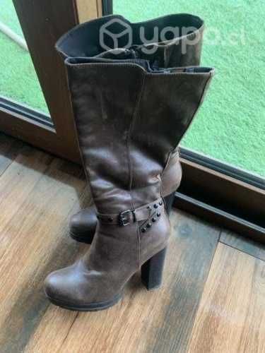 Botas número 37