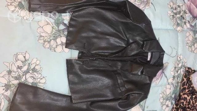 Chaqueta ecocuero crop