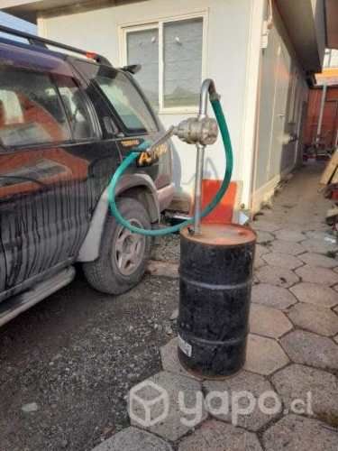 Bomba manual de petroleo y aceite