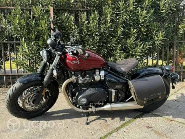 Moto Bobber de Triumph impecable