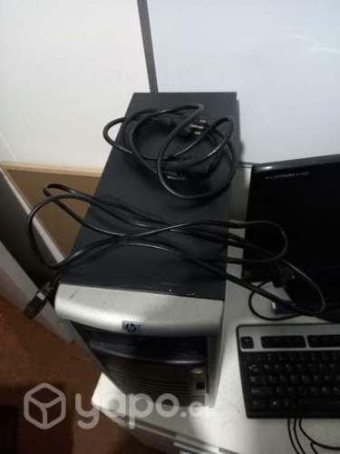 PC de escritorio para habilitar, enciende