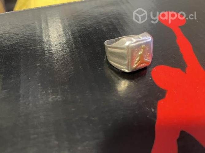 Anillo de plata