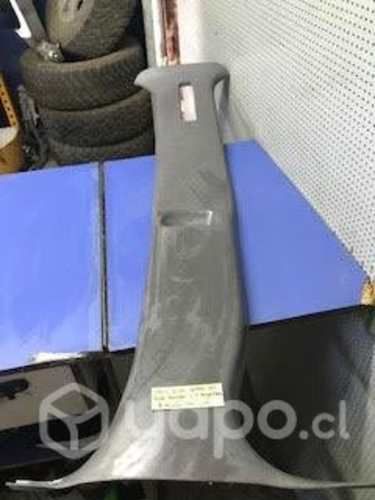 Tapiz cubre pilar central derecho Ford Ranger Arg