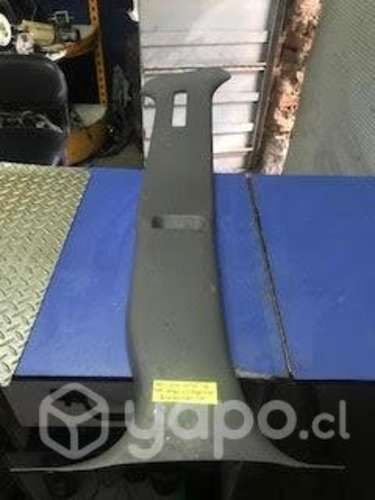 Tapiz cubre pilar central izq Ford Ranger 2.3 Arg