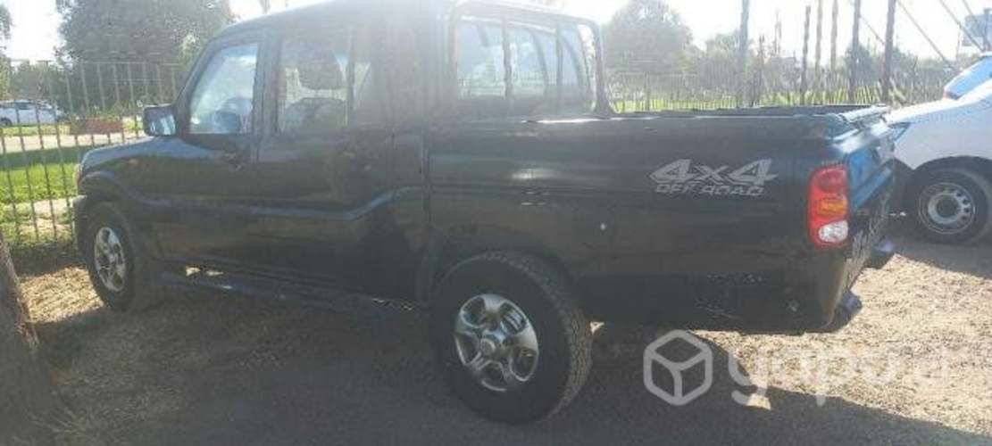 Mahindra pick up 2012