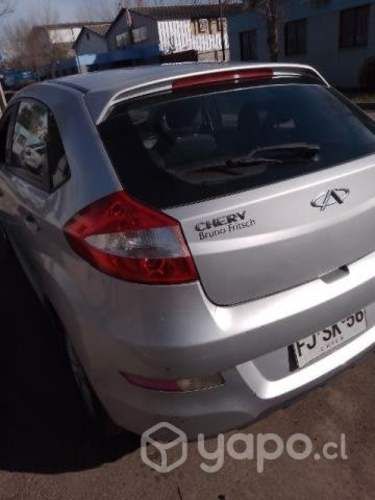 Se vende auto chrery fulwin