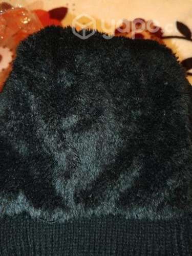 Gorro lana con piel interior y aplicación