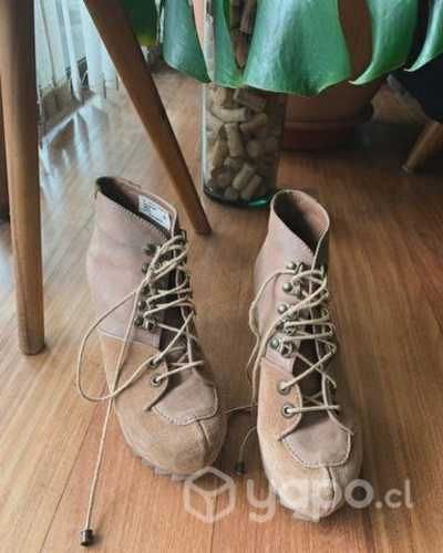 Zapatos botines altos talla 36 Sarkany