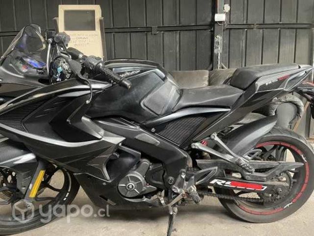 Bajaj pulsar rs 200