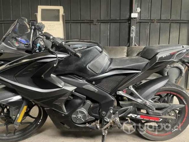 Bajaj pulsar rs 200