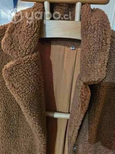Abrigo café, tela corderito, talla S