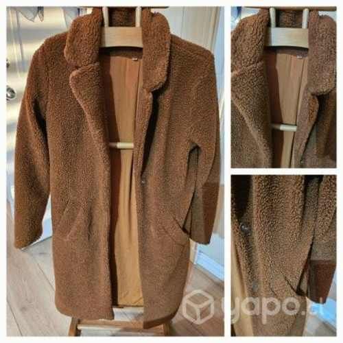 Abrigo café, tela corderito, talla S