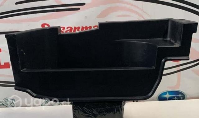 Tapiz cubre pilar trasero con guantera RAV 4 2.0