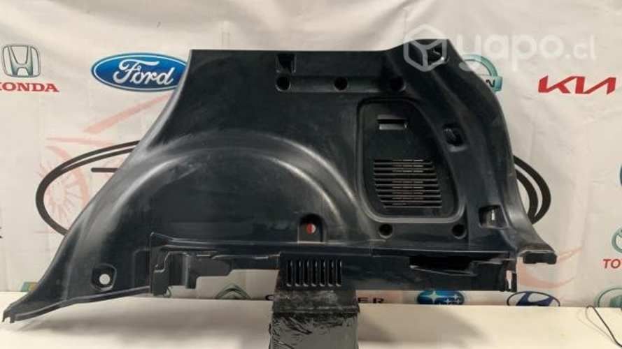 Tapiz cubre pilar trasero izquierdo RAV 4 2.0 SINC