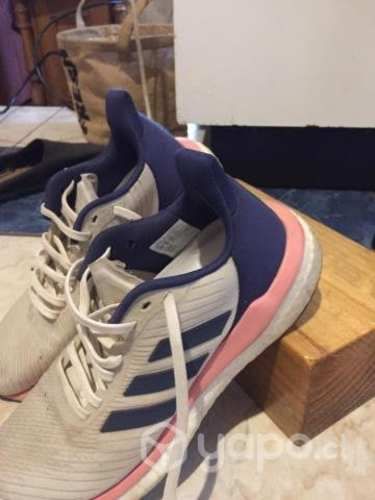 Zapatillas marca ADIDAS modelo SolarDrive19