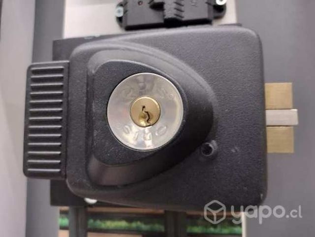 Cerradura eléctrica para reemplazar.