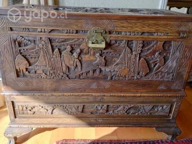 Baul antiguo Chino, madera Sándalo labrada
