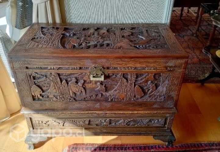 Baul antiguo Chino, madera Sándalo labrada