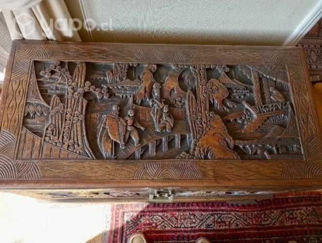 Baul antiguo Chino, madera Sándalo labrada