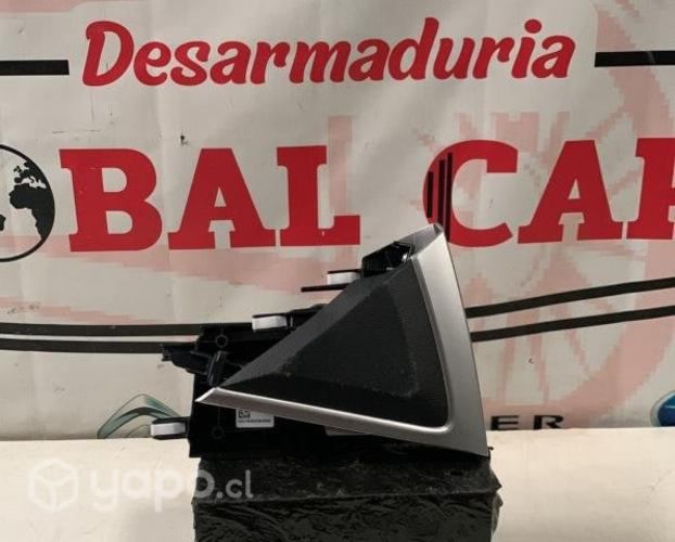 Bisel del consola TOYOTA COROLLA CROSS CVT HEV 1.8