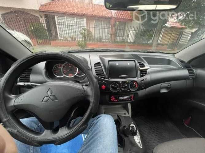 Mitsubishi l200 2015