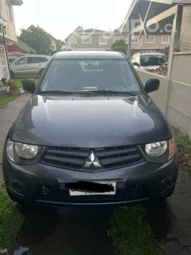 Mitsubishi l200 2015