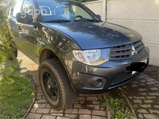Mitsubishi l200 2015